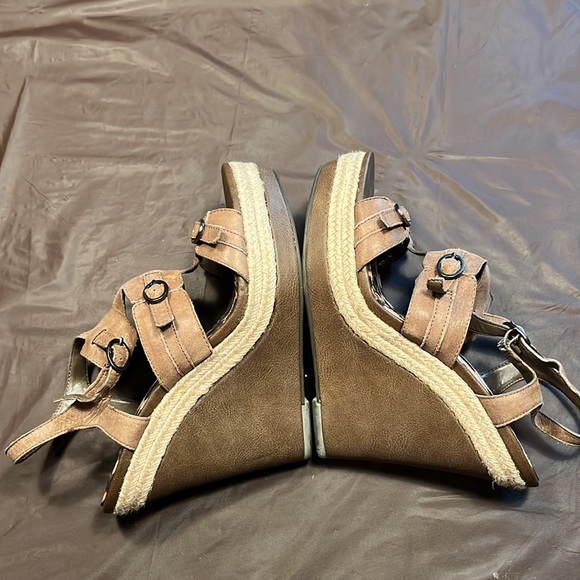 New without box 7.5 leather wedges - Picture 5 of 9